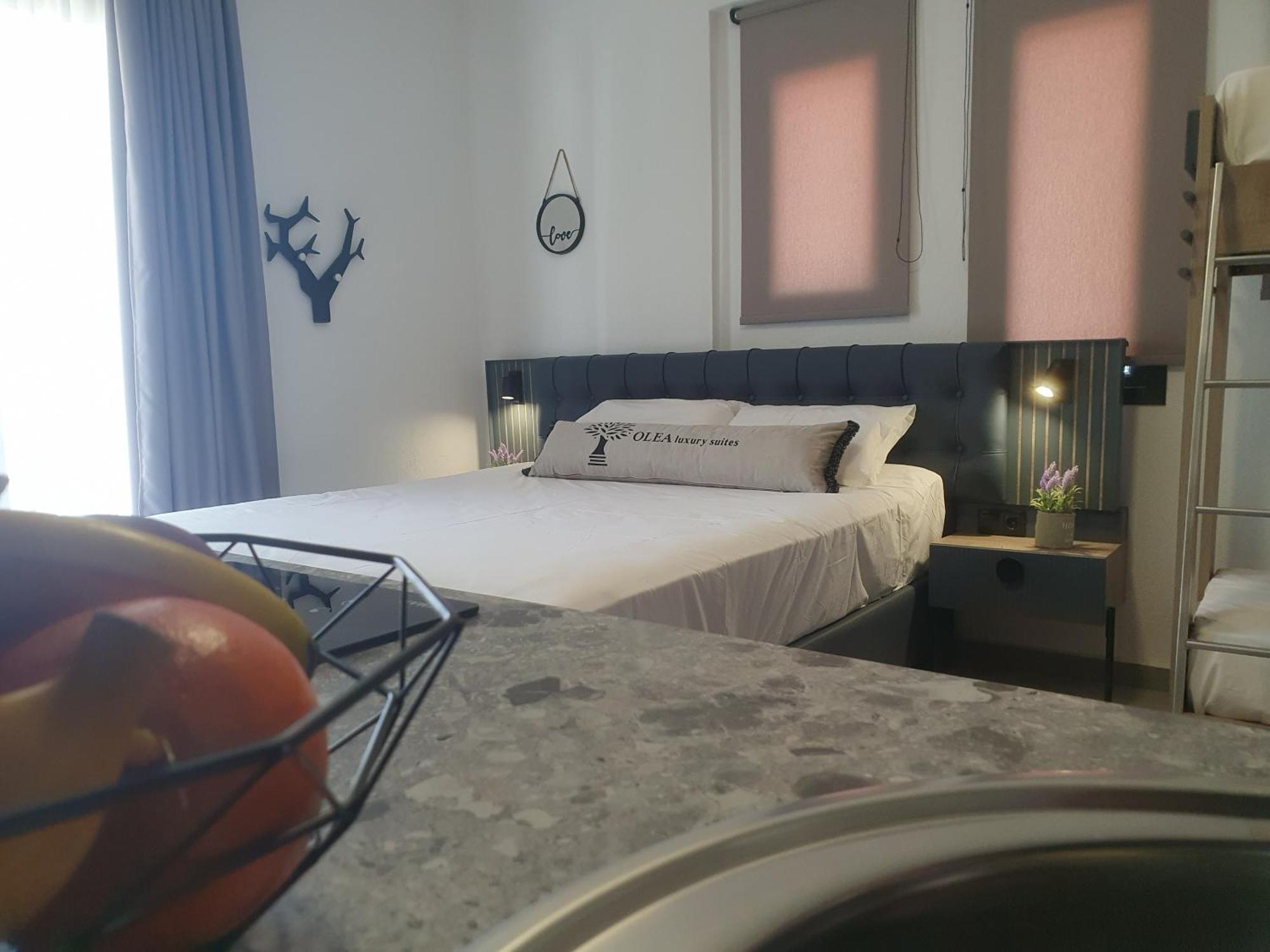 Olea Luxury Suites Аспровалта Екстериор снимка