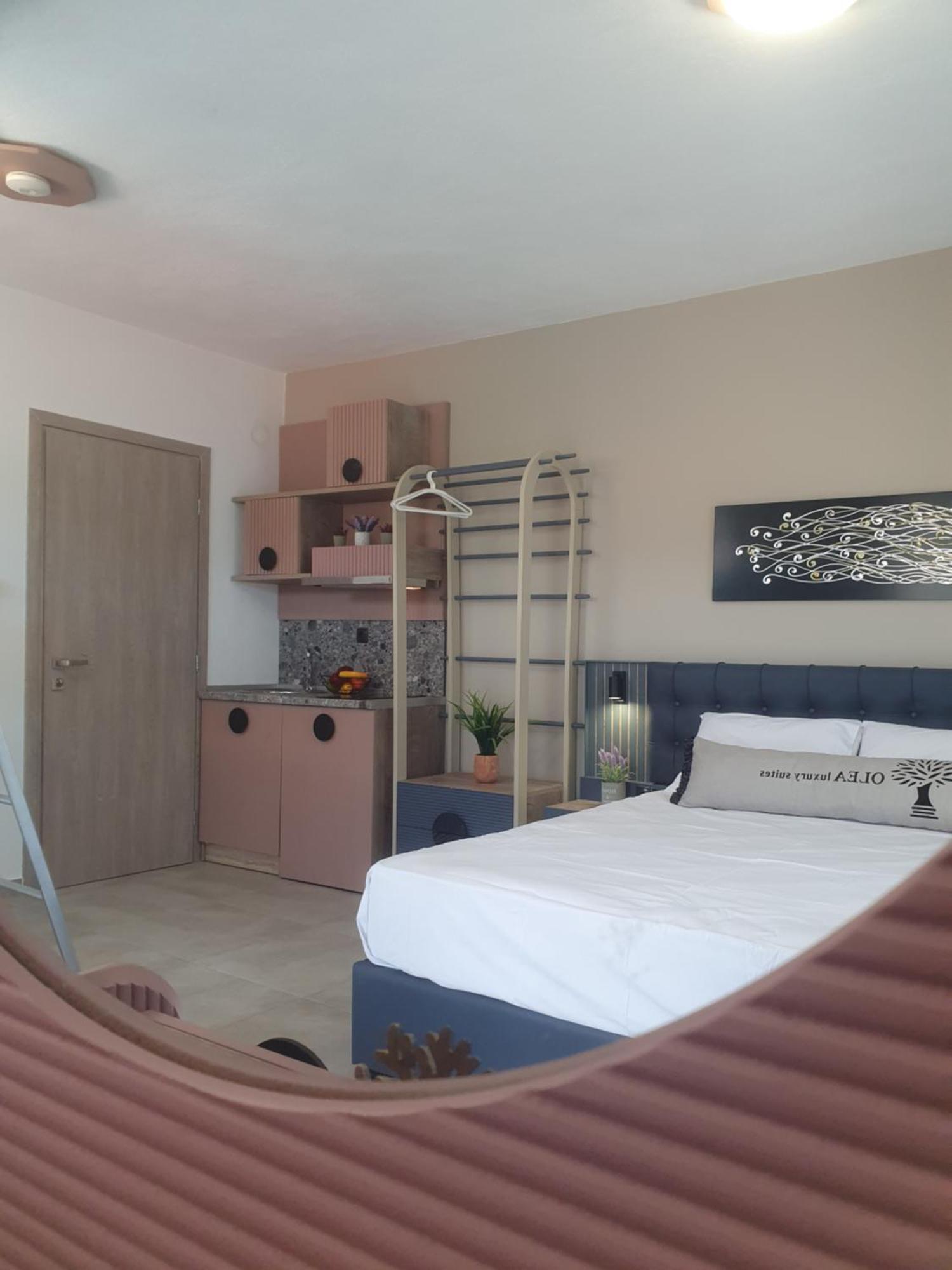 Olea Luxury Suites Аспровалта Екстериор снимка