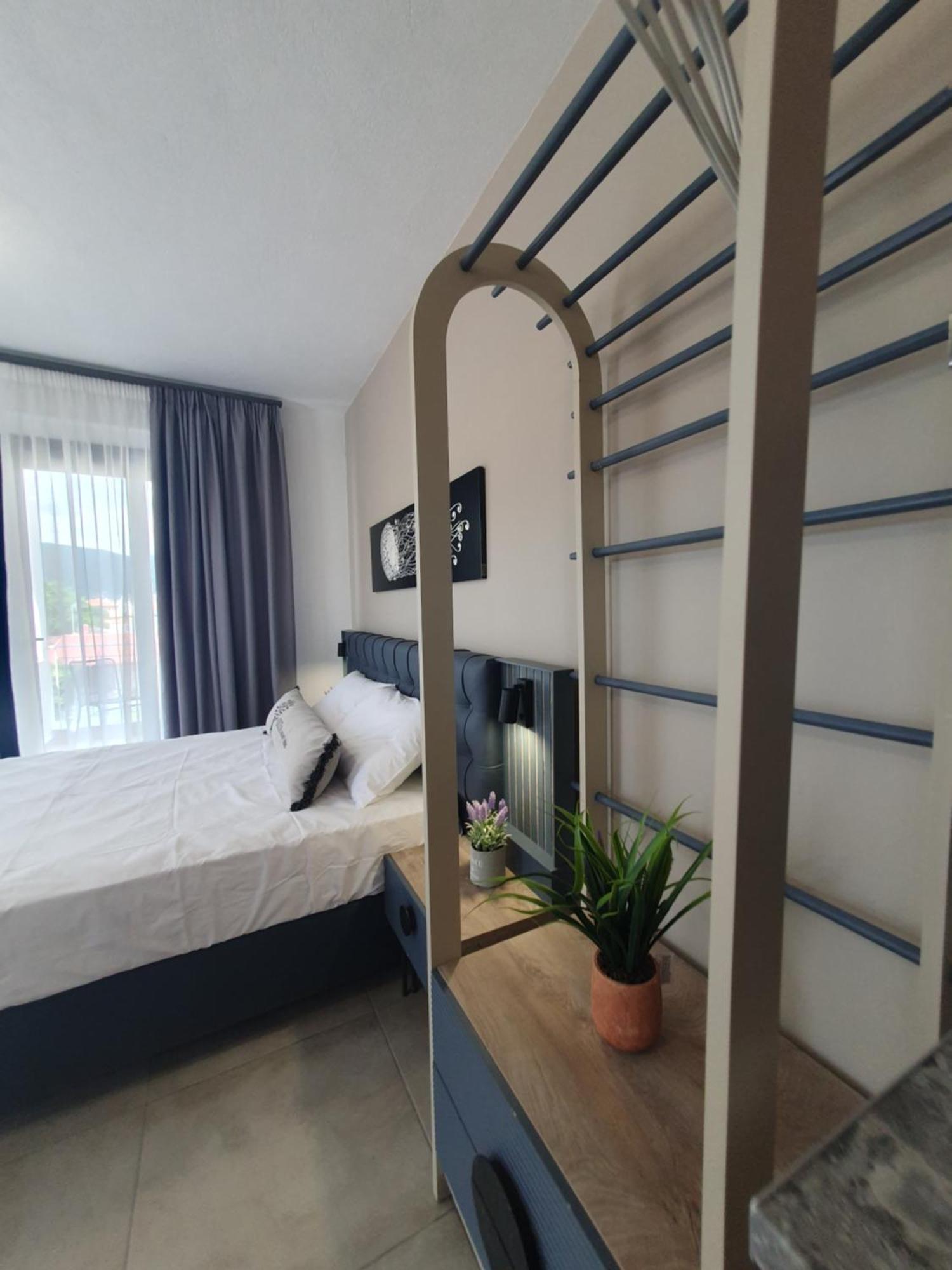 Olea Luxury Suites Аспровалта Екстериор снимка