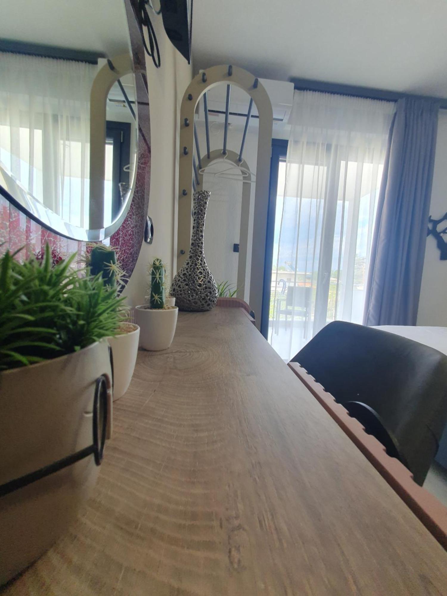Olea Luxury Suites Аспровалта Екстериор снимка