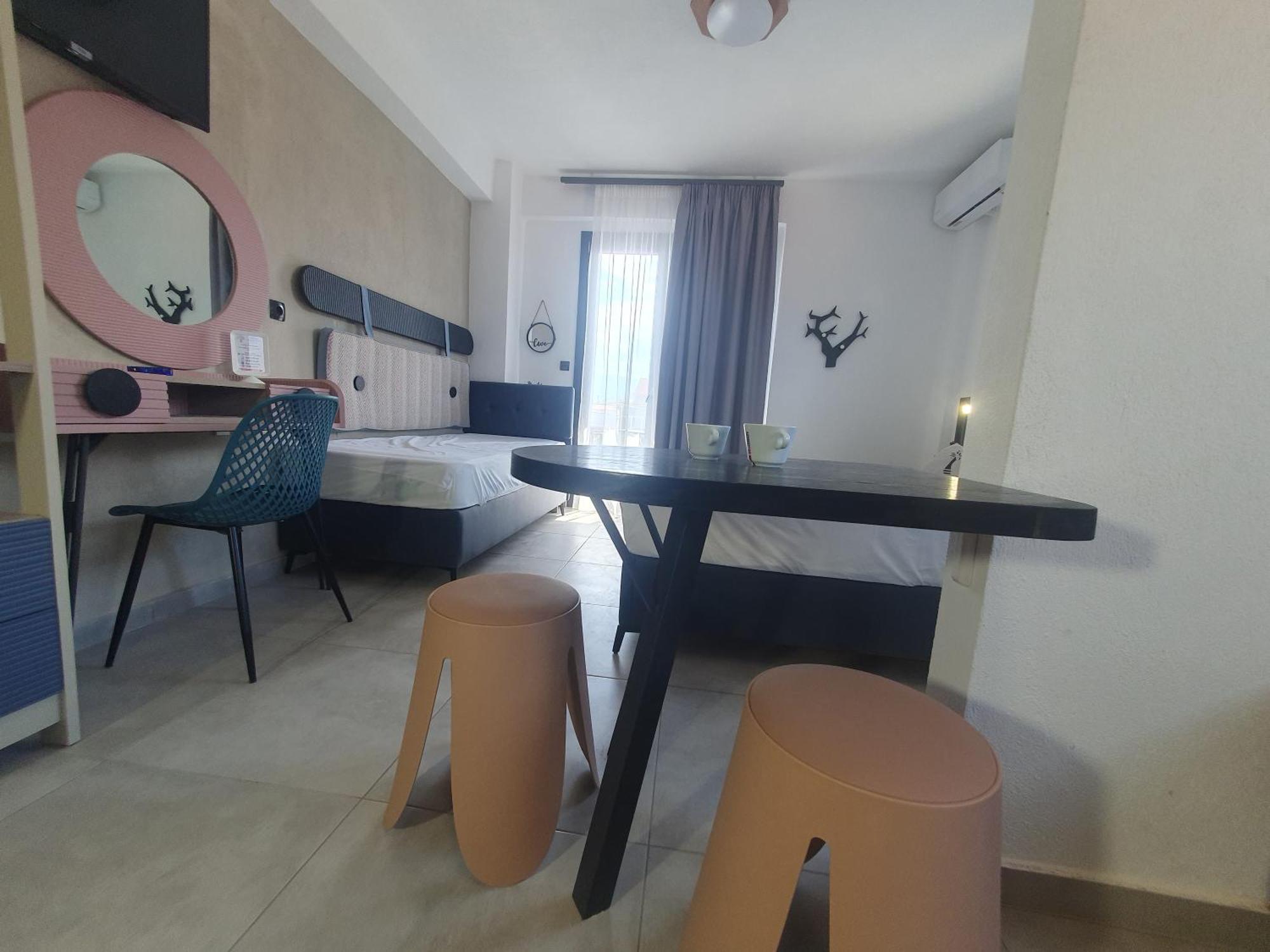 Olea Luxury Suites Аспровалта Екстериор снимка