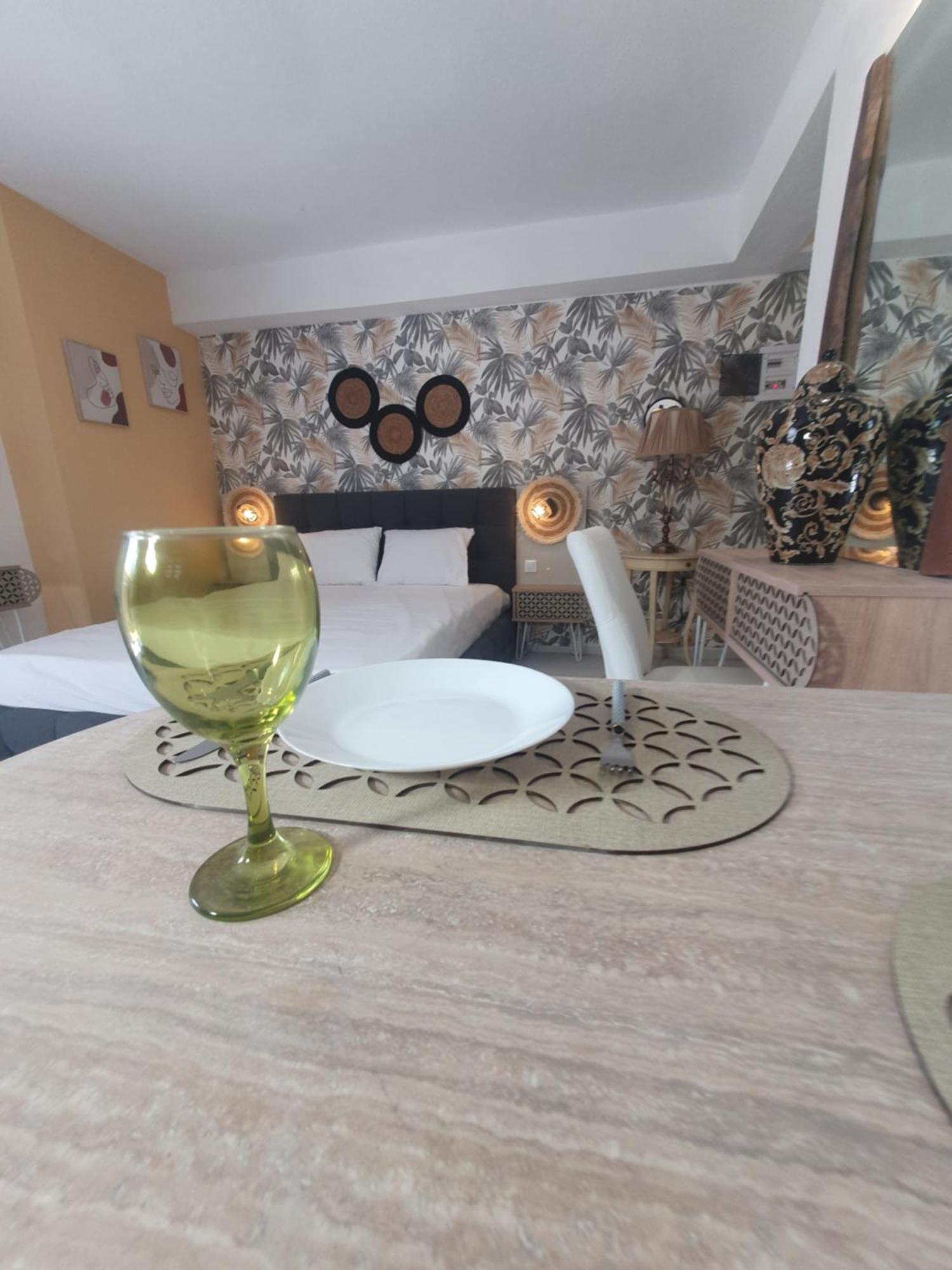 Olea Luxury Suites Аспровалта Екстериор снимка
